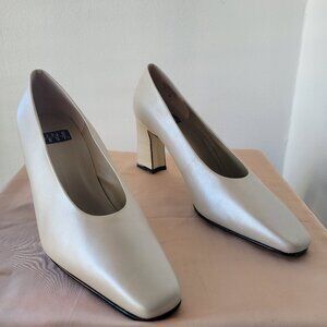 Nine West Women’s Champagne Pearl Metallic Classic Pumps (Size: 10½ M)